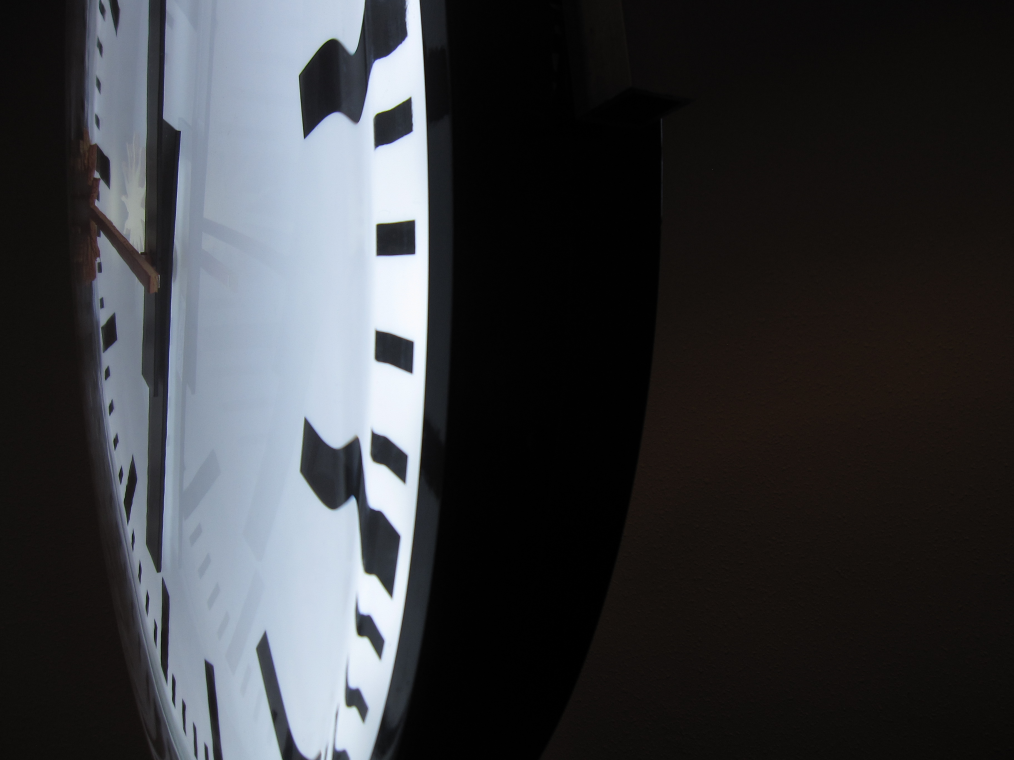 Mobatime Translucent dial.png